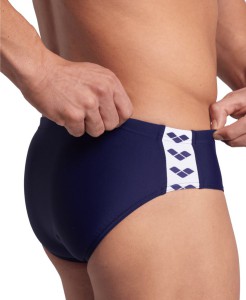 Arena ARENA ICONS SWIM BRIEFS SOLID M (005049 710 2024/2025)